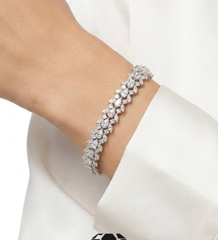 12,00 CTW Diamond Liora Desing Bracelet 18K Fine Gold