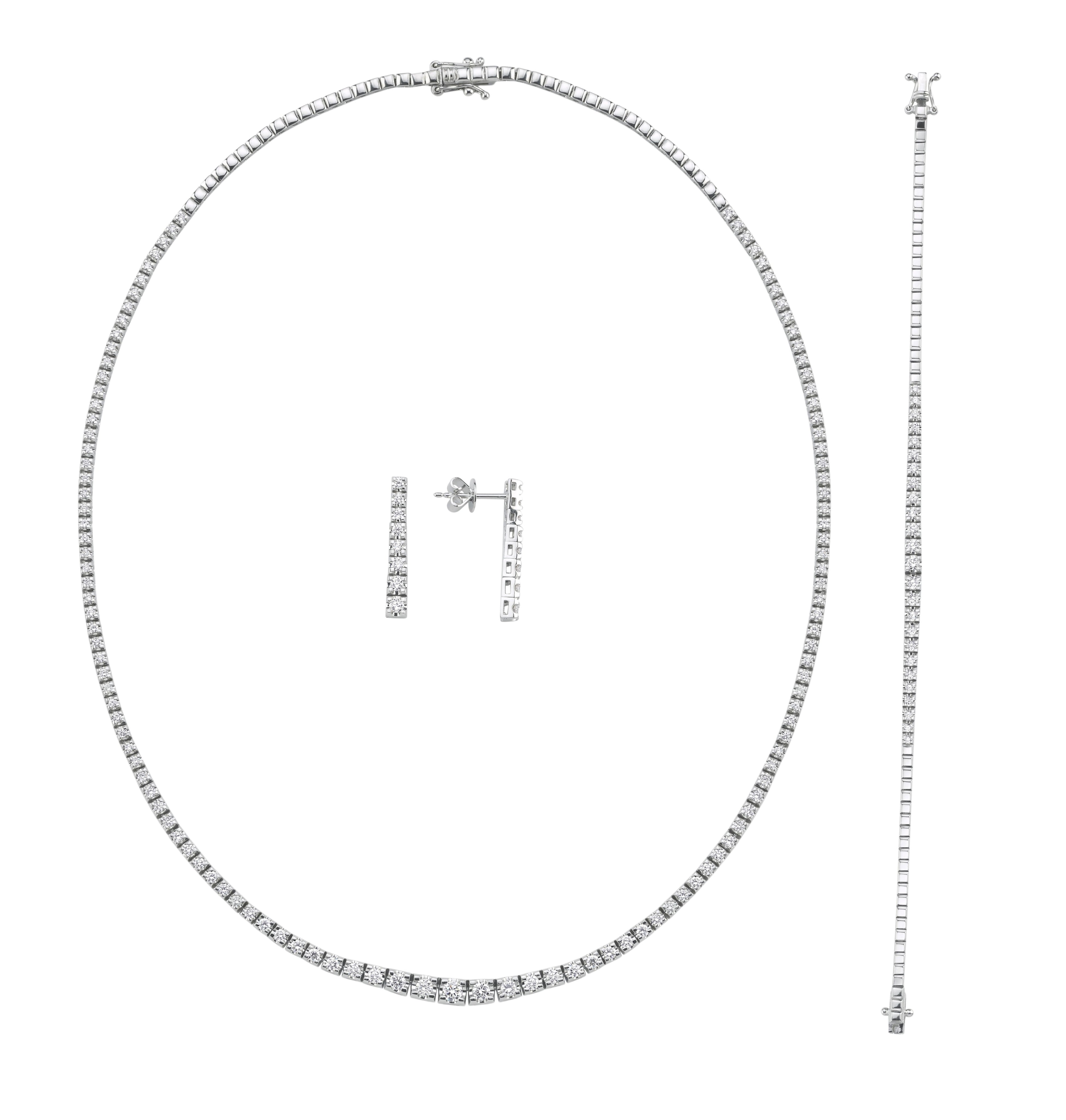3.75 Ct Statement Graduated Natural Diamond Set