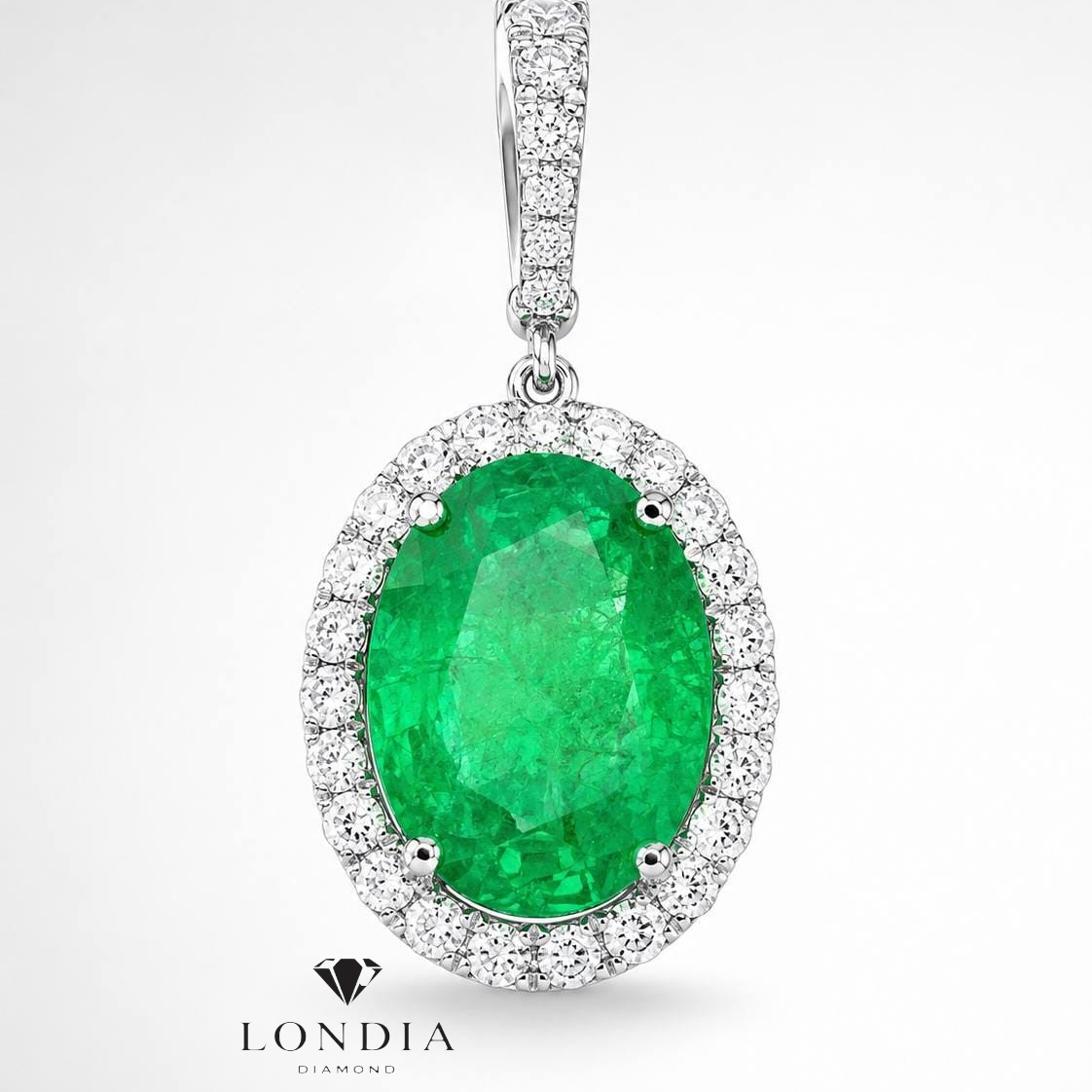 5.30 Carat Natural Emerald and Diamond Halo Design Charm Necklace