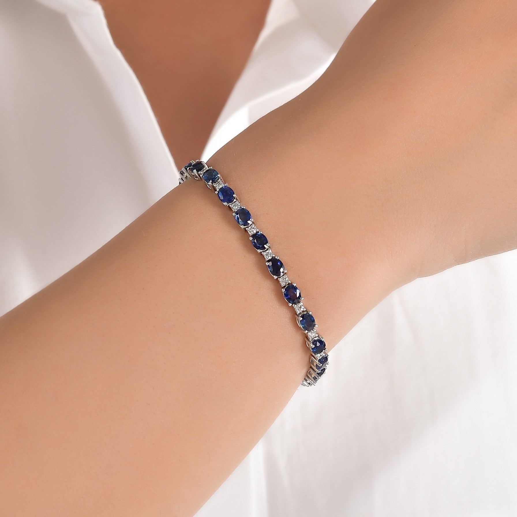 9.00 Ct Natural Sapphire And 1.00 Ct Natural Diamond Stone Diamond Bracelet | LONDIA